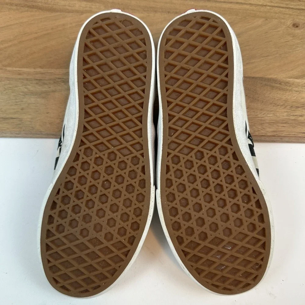 Big Kids Vans Classic Beige Checkerboard Slip On Comfort Sneakers Shoes Size 3 Y